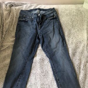 LIGHT/ MED WASH GAP JEANS